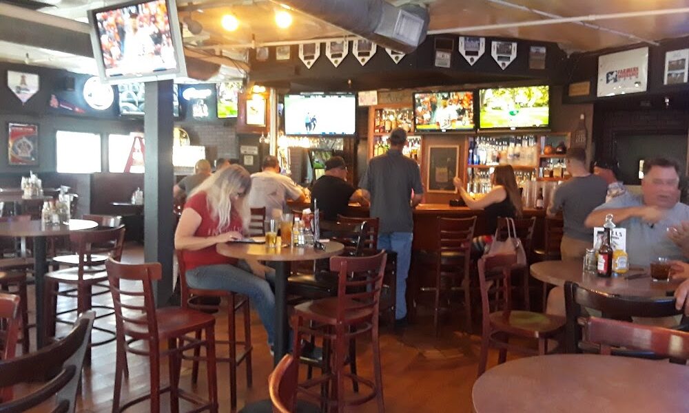 Sidelines Sports Bar & Grill
