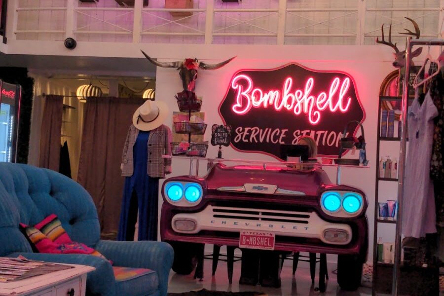 Bombshell Beautique salon&spa +boutique